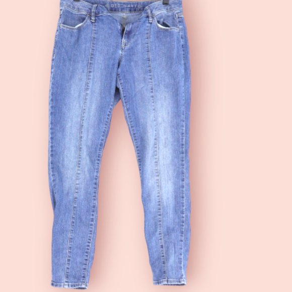 Old Navy Denim - Old Navy light wash mid rise seam front jeans,